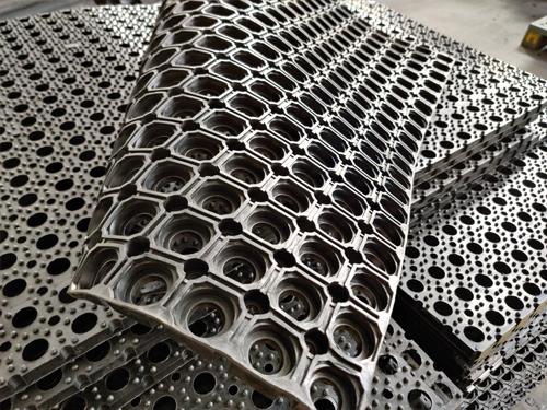 使用橡胶制牛床垫的必要